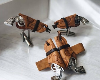 Pistol Holster Vintage Cufflink Tie Clip Set, Silvertone Detailed Revolver in Leather Holster Cuff Links Tie Pin Set, Western Jewelry Design