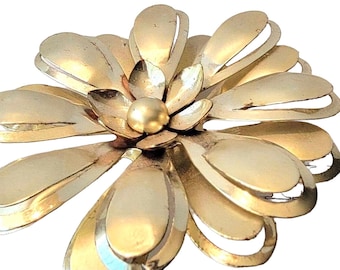Metallic Goldtone Vintage Brooch, 3D Effect, Large Flower Floral Daisy, Lapel Adornment, Bride’s Something Old, Treasured Retro Gift