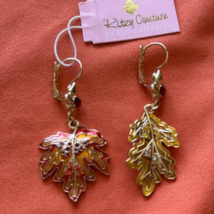 Ritzy Couture &quot;Falling Leaves&quot; Oak & Maple Leaf Fall Leverback Earrings-Goldtone