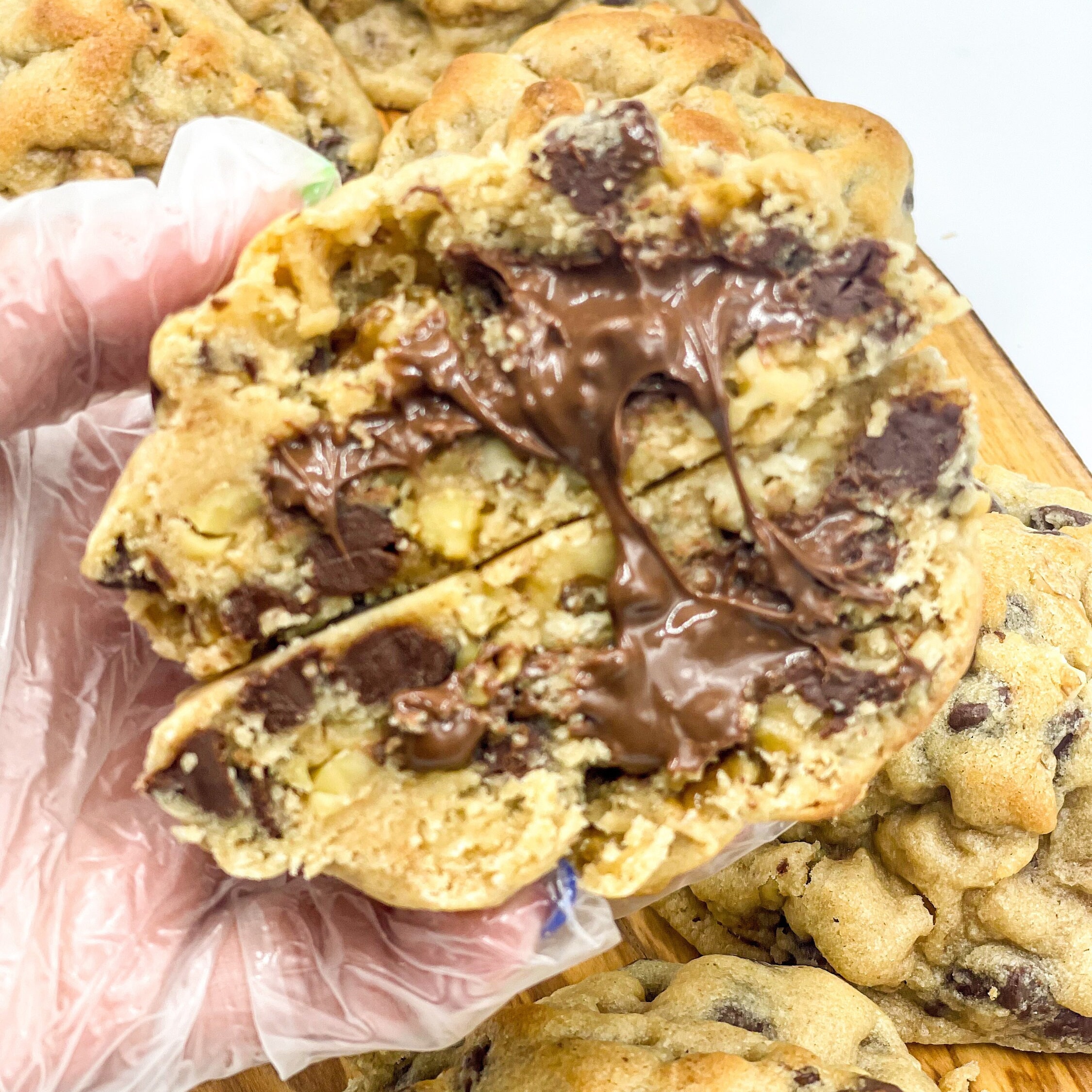Walnut Chocolate chip Nutella Cookie, NY Style cookies, Stuffed Cookies, nutella cookies, Cookies filled with nutella