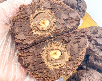 Double Chocolate chip ferrero Cookie, NY Style cookies, Stuffed Cookies, dulce de leche cookies, Cookies filled with dulce de leche