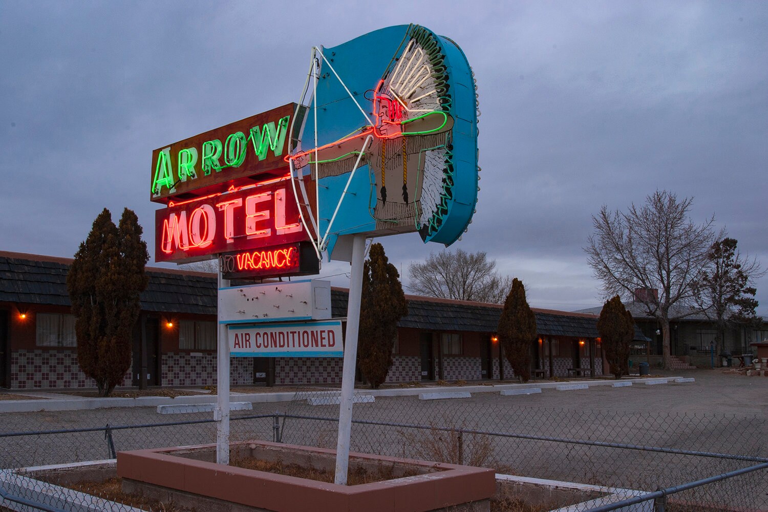 Vintage Neon Sign Arrow Motel Photo Wall Art Print Espanola Etsy