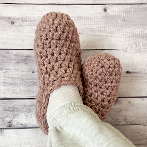 Knit house shoe, Warm footwear for adults, Homemade slippers Valentine gift, Cozy crochet socks, Gender neutral slip on, Soft bedroom sock image 1