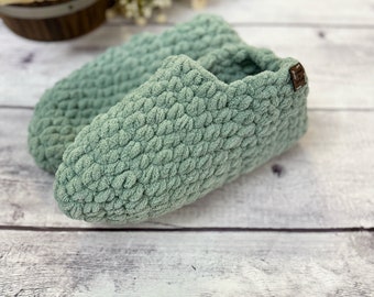 Handmade Crochet Slipper Socks: Plush Blanket Yarn, Cozy Gift