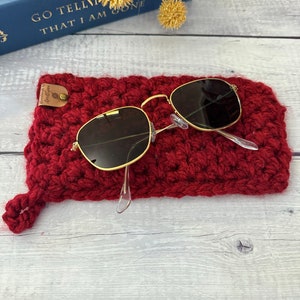 Handmade Crochet Sunglasses Pouch: Plush Eyewear Case