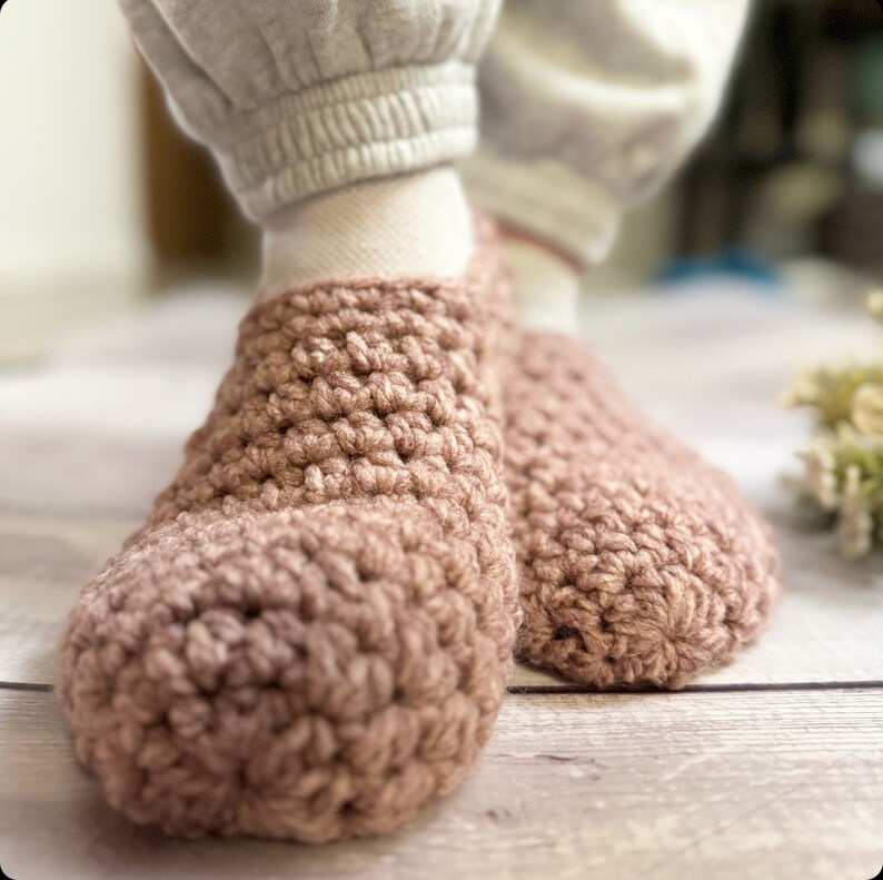 Knit house shoe, Warm footwear for adults, Homemade slippers Valentine gift, Cozy crochet socks, Gender neutral slip on, Soft bedroom sock image 3