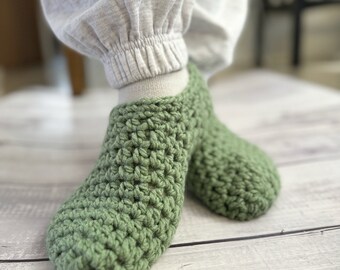 Handmade Crochet Slipper Socks: Thick Knit Unisex House Shoes