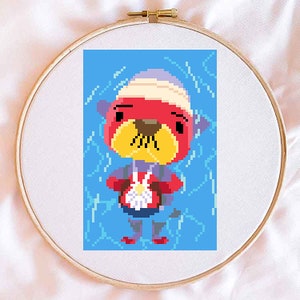 Peut inclure: Une illustration pixelisée d'une loutre de mer rouge et jaune portant une chemise bleue et blanche et un chapeau violet. La loutre est entourée d'eau bleue avec des vagues blanches.