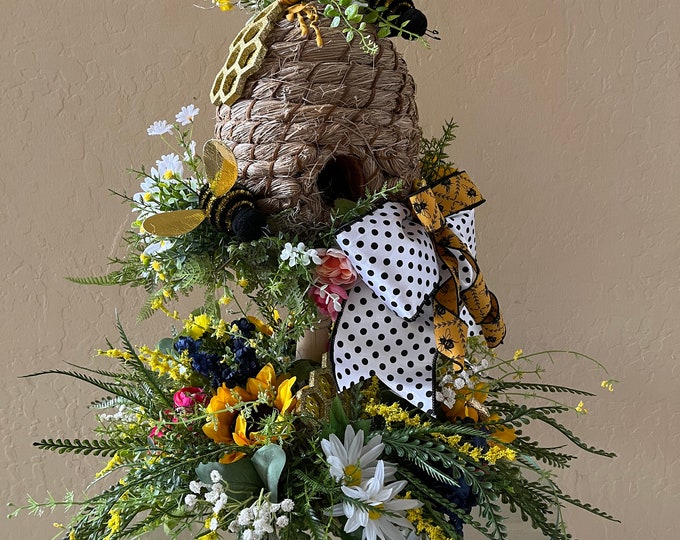 Beehive Centerpiece, Beehive, Table Centerpiece, Table Decorations, Table Arrangement, Spring