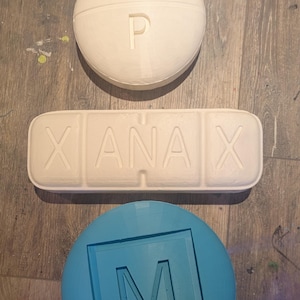 Large Model Pills Xanax, M30, RP Perc