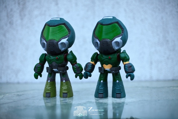 Doom Slayer コレクションフィギュア 2体 セット Official DOOM® DOOM Slayer Collectible Figurine