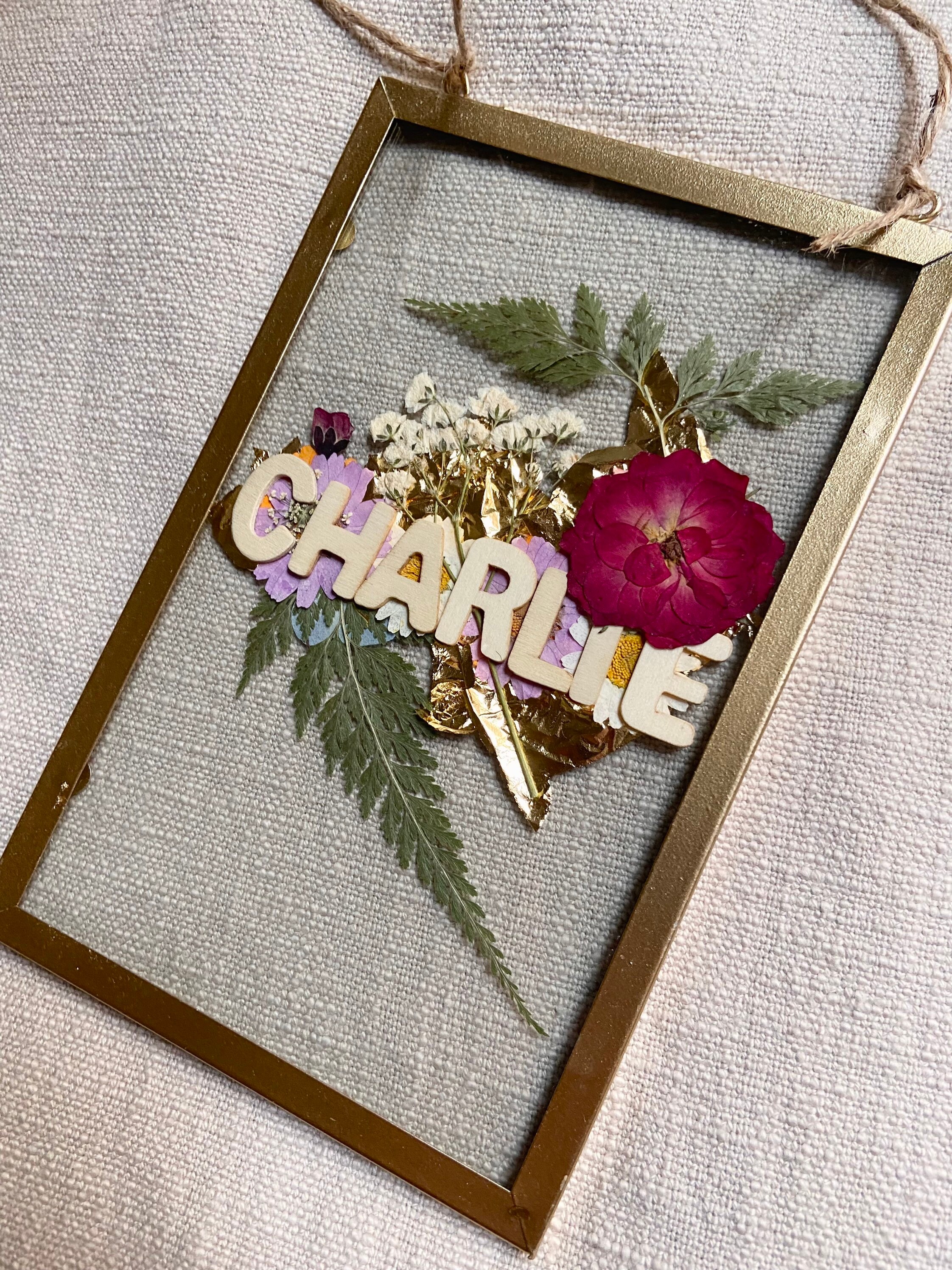 Herbier Cadre de Fleurs Pressées Prénom' Séchées. | L13.x H.20 cm