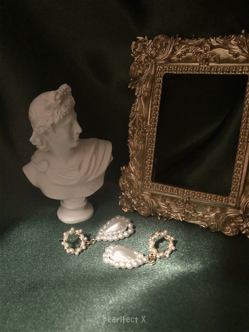 Pearls dangle earrings vintage style Vintage earrings flower wreath earrings Valentines gift