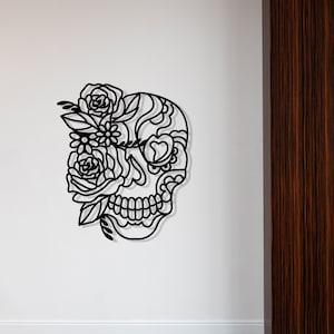 Metalen muurkunst schedel met bloemen: modern, minimalistisch decor