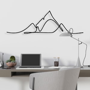 Art mural montagne minimaliste en métal, décoration murale en métal sur une ligne, tenture murale inspirée de la nature, décoration d&#39;intérieur aventure, cadeau pour amateur de plein air