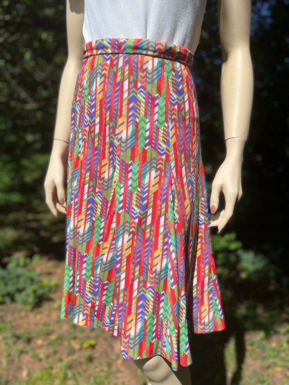 Geometrical patterned skirt, sz sm/med