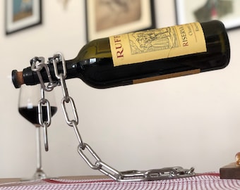 Handgemachte vernickelte Kette Weinflaschenhalter: Der Schwerkraft trotzende Stand