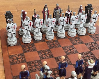 Handmade Leather Chess Set: Crusaders vs Ottoman Soldiers