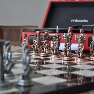 KASPAROV Grandmaster Silver & Bronze Chess Set