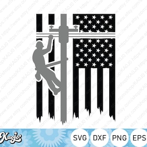 Puede incluir: Una silueta en blanco y negro de un electricista escalando un poste de electricidad con una bandera estadounidense en el fondo. La bandera está desgastada y tiene un borde deshilachado.