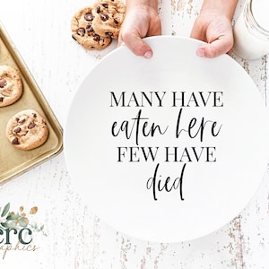 Beaucoup ont mangé ici peu sont morts SVG | Signe de cuisine drôle svg | Décoration de cuisine | Enseigne de salle à manger | Cuisine svg | Enseigne de ferme moderne