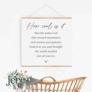 Qué genial es que el mismo Dios SVG / Religioso svg / Christian Wall Art svg / Nursery Sign svg / Baby Shower Gift / Kids Room Sign svg
