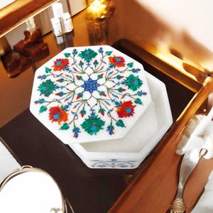 Portagioie decorativo in marmo con malachite semipreziosa floreale con intarsi in pietre preziose multiple, regalo di compleanno personalizzato