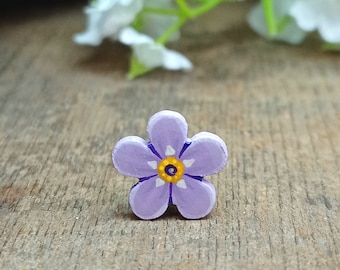 Épinglette violette de ne m'oublier pas, cadeau fait main pour la démence, insigne souvenir, fleur peinte à la main, bijoux de ne m'oublier pas, petite broche fleur violette