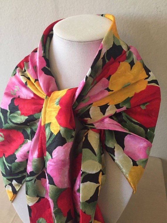 Unusual Triangular Vintage Floral Shawl