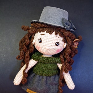 Boneca de crochê amigurumi com chapéu, brinquedo realista, brinquedo de crochê feito à mão, bebê amigurumi, bebê de crochê tamanho normal