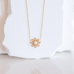 Philippine Pearl and Sun Araw Necklace Gold