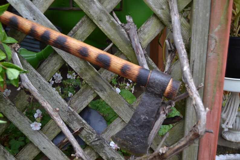 Hand Forged Tomahawk image 2