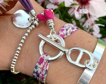 Liberty ribbon bracelet and toggle clasp - Accessorized with a pompom and round pellet - Silver plated - Customizable women's jewelry