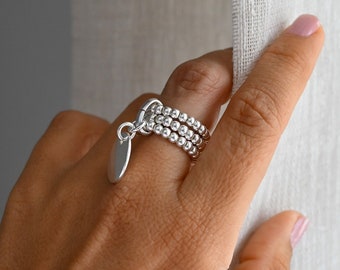 Bague Naya Bague trois rangs en perles avec petite breloque pastille ronde Plaque argent 10 microns Montee sur elastique Etsy France
