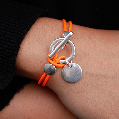 Sophie bracelet - Leather toggle and cord strap - T clasp - Several sizes and colors available.