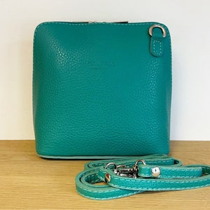 &quot;Piccolo&quot; handbag with turquoise blue shoulder strap in Italian grained leather - Many colors available - crossbody bag - ideal gift