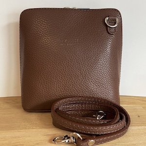 Sac à main "Piccolo" bandoulière marron chocolat en cuir grainé Italien - Plein de coloris disponibles - sac crossbody - idéal cadeau