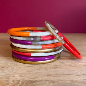 MEDIUM 5 mm | EEN kleur - Fijne buffelhoorn armband 5 mm - Half gekleurd en naturel gelakt - individueel