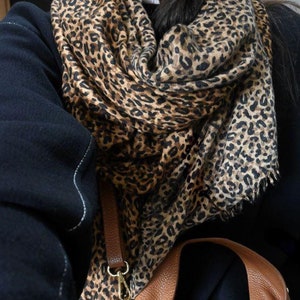 Leopard scarf - leopard print cotton - soft animal panther print scarf - rectangular Sucre & Cinnamon Toulouse leather goods