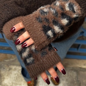 ヒョウ柄レディースミトン - パンサー柄ハンドウォーマー - トレンドミトン - ファッションアクセサリー - シュガーアンドシナモン