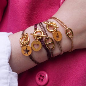 Bracelet cordon lurex doré - cordon paillette et breloque au choix - Ajustable et à personnaliser