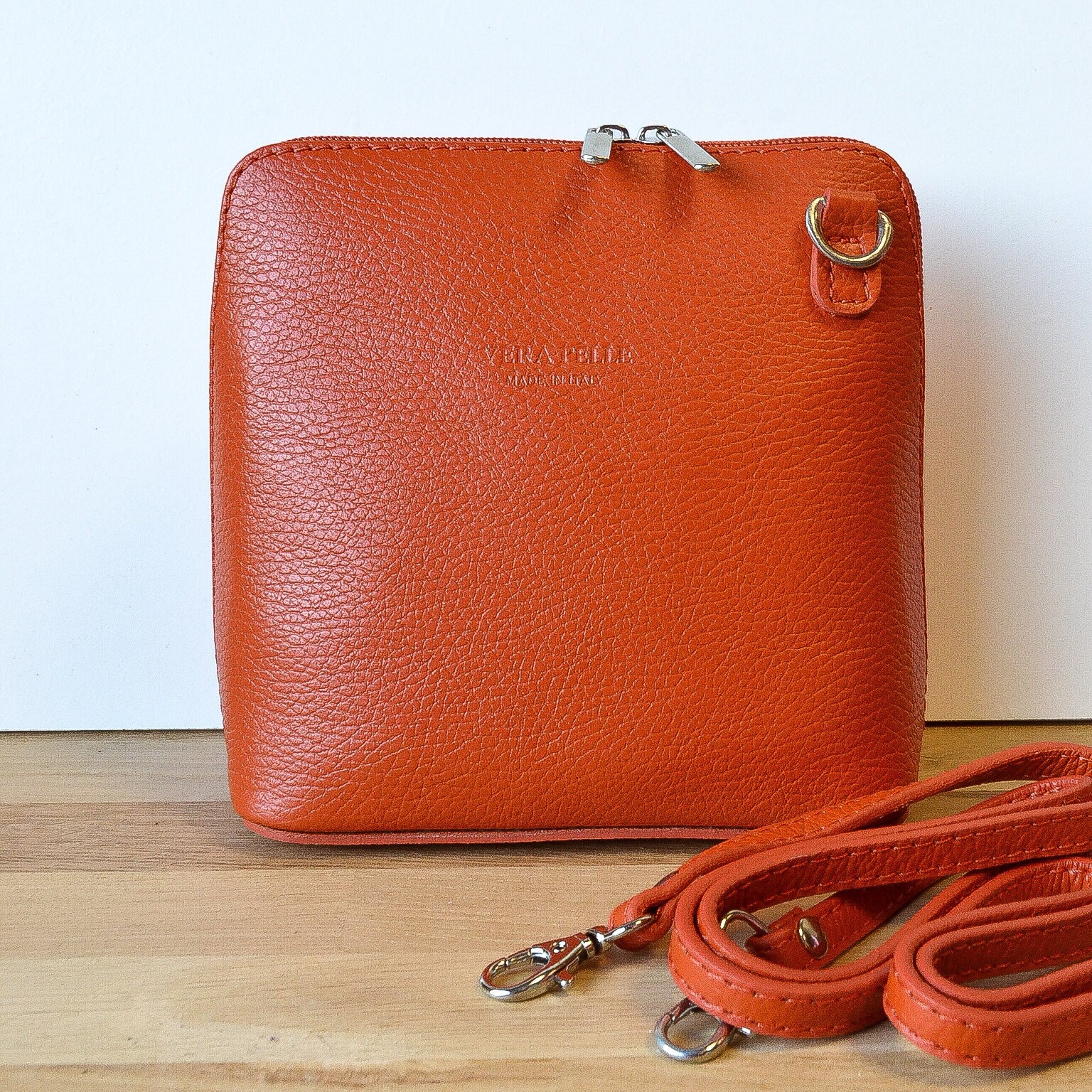 Petit Sac Bandoulière Carré En Cuir Daim Véritable VERA PELLE - Fabriqué En Italie - Femme