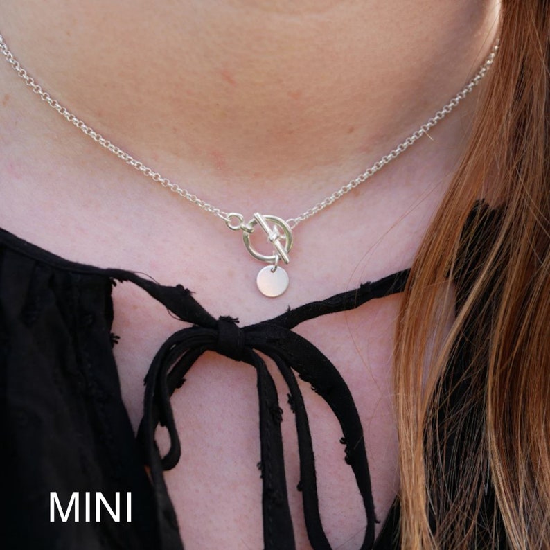 Collier ras de cou Sophie fermoir toggle et breloque ronde Tout plaqué argent Plusieurs tailles disponibles image 2