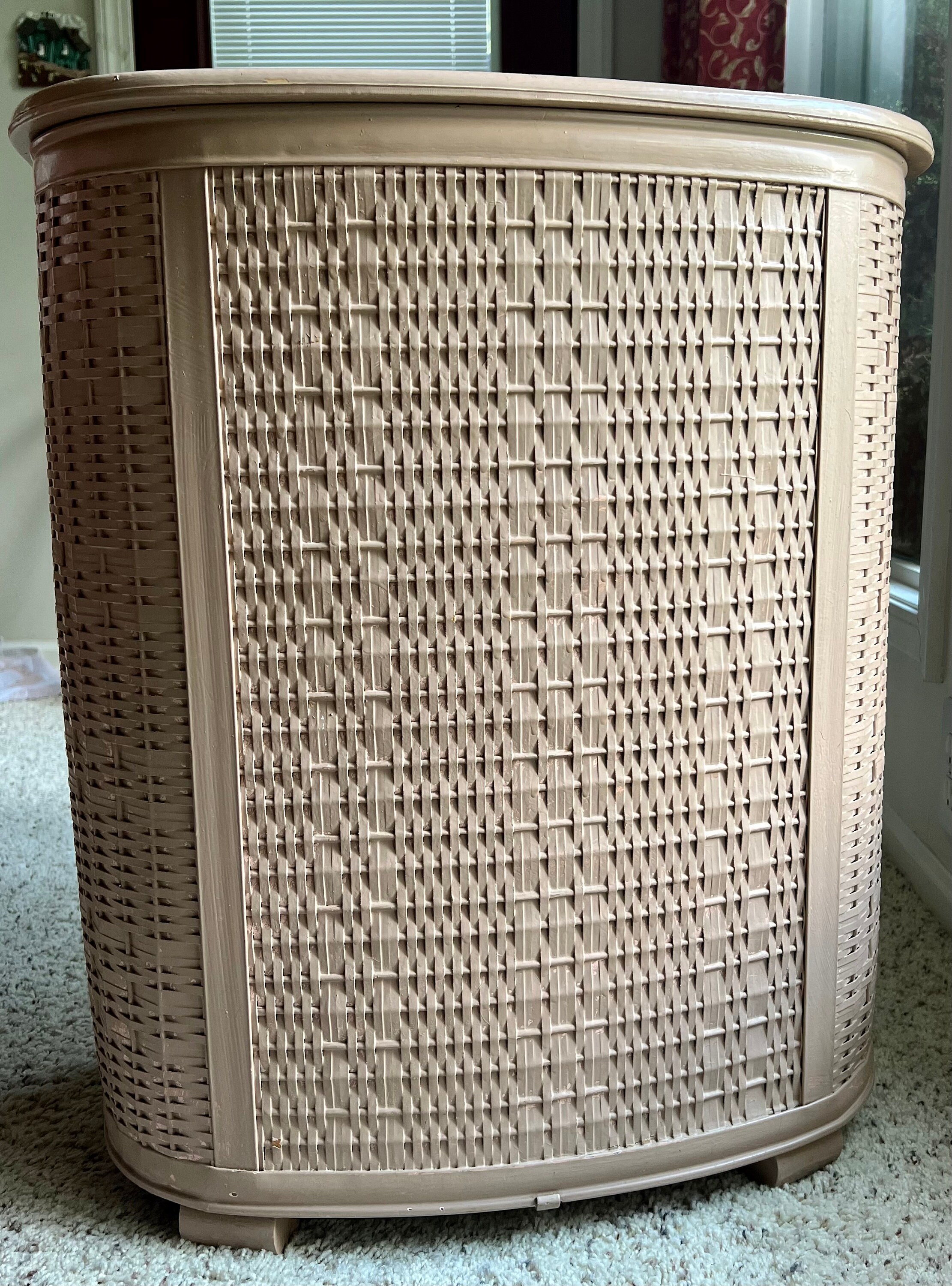 Vintage MCM 1950s Pearl Wick Basket Weave Wicker Large Laundry Hamper
