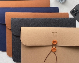 Spersonalizowana filcowa torba na dokumenty A4, filcowa torba na dokumenty z imieniem, filcowy organizer na dokumenty A4, organizer na dokumenty biurowe, teczka na spotkania, spersonalizowany pokrowiec na laptopa