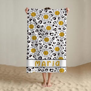 Custom Name Smile Daisy Beach Towel,Leopard Print Smile Flower Beach Towel,Personalized Name Summer Beach Towel,Cheetah Pattern Towel