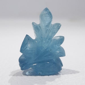 Hand Carved Aquamarine Flower Gemstone: 23.50 Carat