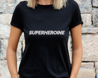 SUPERHEROINE Camiseta, Camiseta de Heroína, Camiseta de Héroe, Camiseta Feminista, Top de Superhéroe, Camiseta de Superhéroe, Regalos para Ella, Ropa Chic Divertida