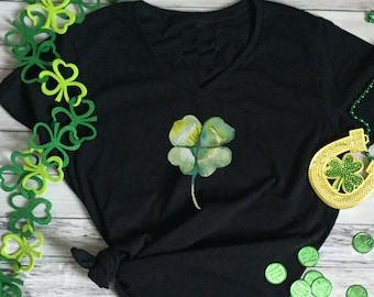 Aquarell Kleeblatt St. Patricks Day V-Ausschnitt T-Shirt, St. Patricks Day Shirt, St Patty s Shirt, Kleeblatt Tee, Damen St Patty Shirt