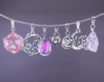 Caduceus D20 Tea Cups Natural Rose Quartz  Mushroom Cleric Necklace – Critter Cosplay – Mighty 9 – Dice and Dragons – TTRPG Jewelry